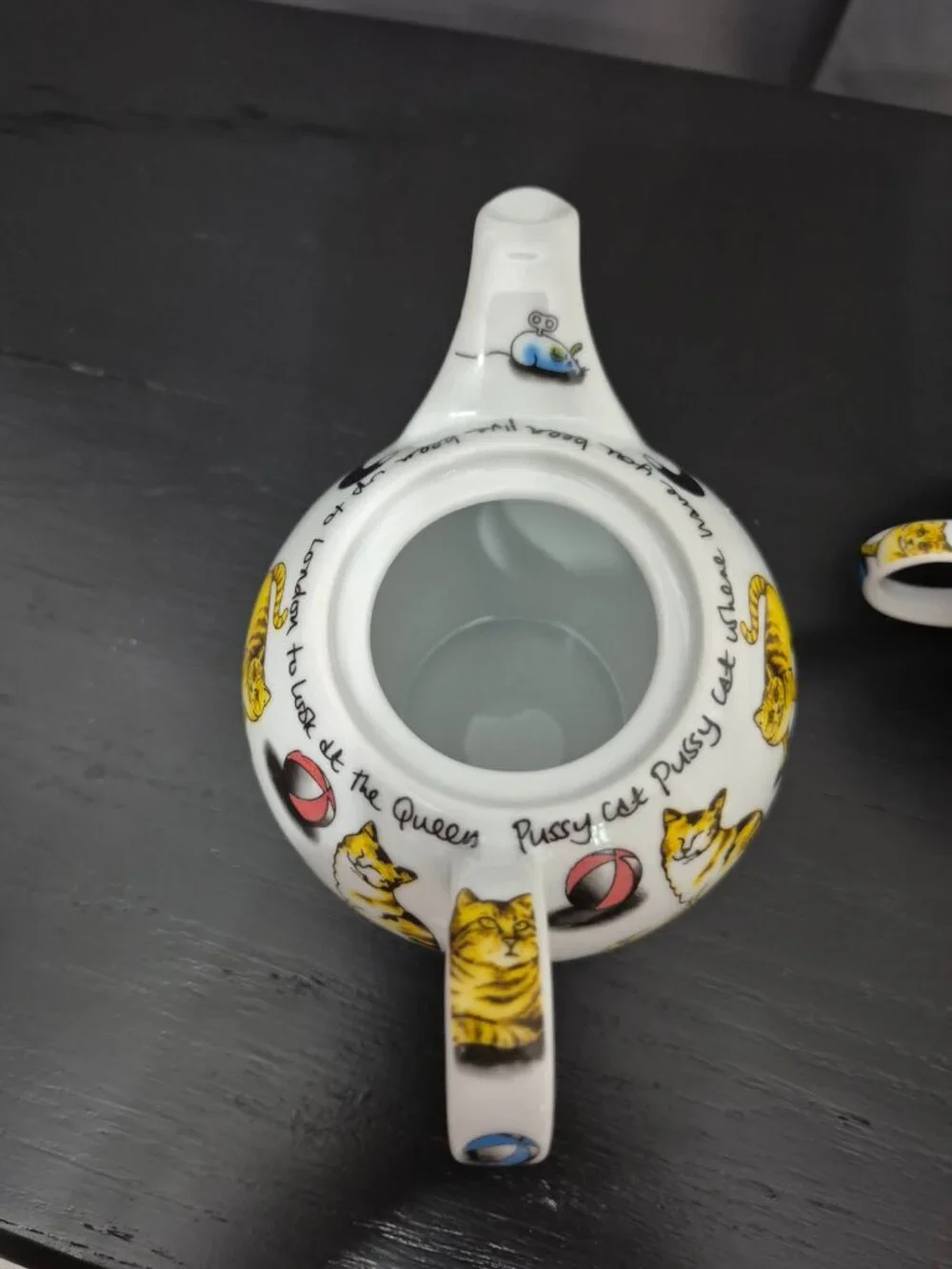 Adorable Tea Pot and Cup all in one with lid - Cat motif